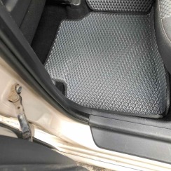Комплект 3D EVA ковриков с бортами Nissan Almera (N16) (2000-2006) | Металлический подпятник в подарок. Фото 7