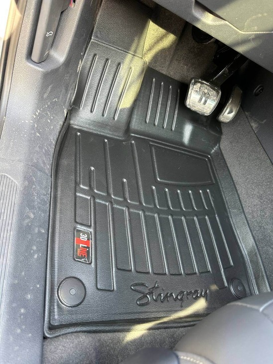 3D килимки для Skoda Enyaq IV (2021-...) з бортиками 30 мм (Stingray). Фото 3