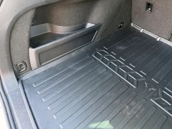 Коврик в багажник для Volkswagen Passat B8 2015- (universal) с бортиками 30 мм (Stingray). Фото 3