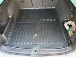 Коврик в багажник для Volkswagen Passat B8 2015- (universal) с бортиками 30 мм (Stingray). Фото 2