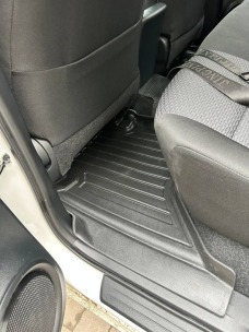 3D килимки для Toyota Hilux VIII (2015-...) з бортиками 30 мм (Stingray). Фото 3