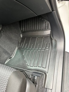 3D килимки для Toyota Hilux VIII (2015-...) з бортиками 30 мм (Stingray). Фото 6