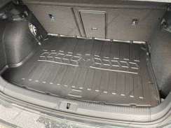 Коврик в багажник для Volkswagen e-Golf (2014-2020) с бортиками 30 мм (Stingray). Фото 2
