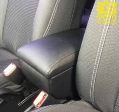 Подлокотник для Nissan Tiida (черный). Фото 8