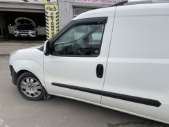 Ветровики для Fiat Doblo 2010-... (на скотче) (HIC)