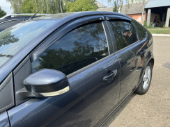 Ветровики для Ford Focus 2004-2011 II седан/хэтчбек Q2 (DEFL). Фото 3