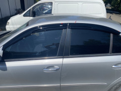 Вітровики для Mercedes E-class W-211 2003-2009 седан Q2 (DEFL). Фото 4