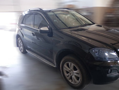 Ветровики для Mercedes ML-class W-164 2005-2011 с хром молдингом (DEFL). Фото 4