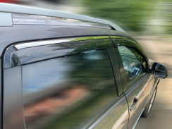 Вітровики для Mitsubishi Outlander 2007-2012 XL з хром молдингом (DEFL). Фото 5
