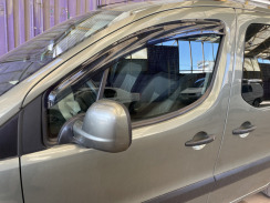 Ветровики для Peugeot Partner II 2008-2018 (на скотче) (HIC)