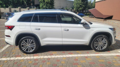 Ветровики для Skoda Kodiaq 2016-... с хром молдингом (DEFL). Фото 6