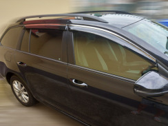 Вітровики для Skoda Octavia A-7 2013-2019 універсал (на скотчі) з хром молдингом (DEFL)