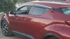 Ветровики для Toyota C-HR/CHR с хром молдингом (HAWK). Фото 3