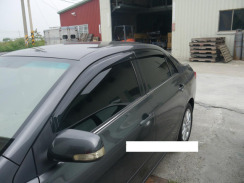Вітровики для Toyota Corolla 2007-2013 (HIC)