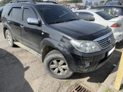 Вітровики для Toyota Hilux/4Runner 2004-2015 4D (HIC). Фото 2