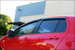 Вітровики для Toyota Yaris 2006-2011 хетчбек (HIC). Фото 3