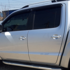 Ветровики для Volkswagen Amarok 2009-... (HIC)