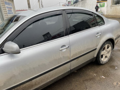 Вітровики для Volkswagen Passat B5 1996-2005 седан (HIC)
