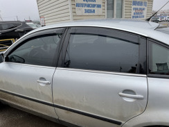 Ветровики для Volkswagen Passat B5 1996-2005 седан (HIC). Фото 3