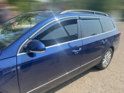 Вітровики для Volkswagen Passat B6/B7 2005-2015 Variant з хром молдингом (DEFL)