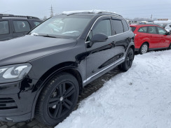 Вітровики для Volkswagen Touareg 2010-2018 з хром молдингом (HIC). Фото 3