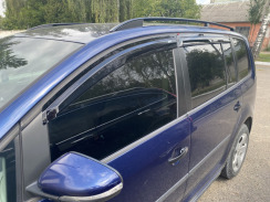 Вітровики для Volkswagen Touran 2003-2015 Q2 (DEFL). Фото 2
