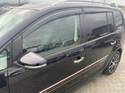 Ветровики для Volkswagen Touran 2003-2015 з полоскою (TAN)