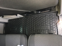 Килимки 2-го ряду для Volkswagen T5 Caravelle (2010-...) без пічки (Avto-Gumm). Фото 2